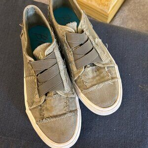 Blowfish Malibu sneakers  green   sz 8  excellent condition